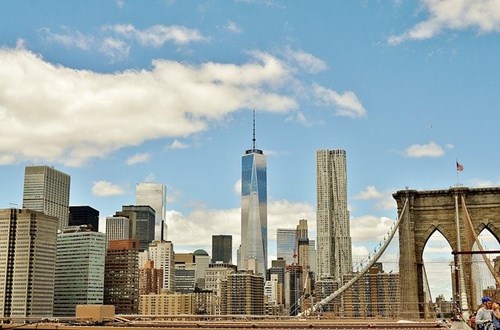 new york neighbourhood manhattan skyline with bridge at front of image